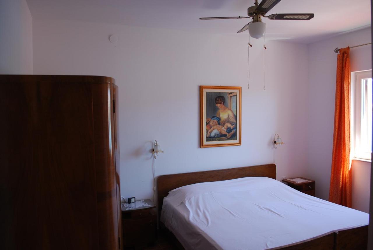 Apartments And Rooms By The Sea Pag - 11487 パグ エクステリア 写真
